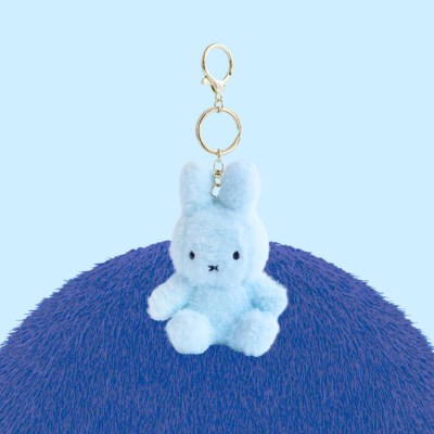 Miffy 坐姿絨毛鎖匙扣（天空藍）